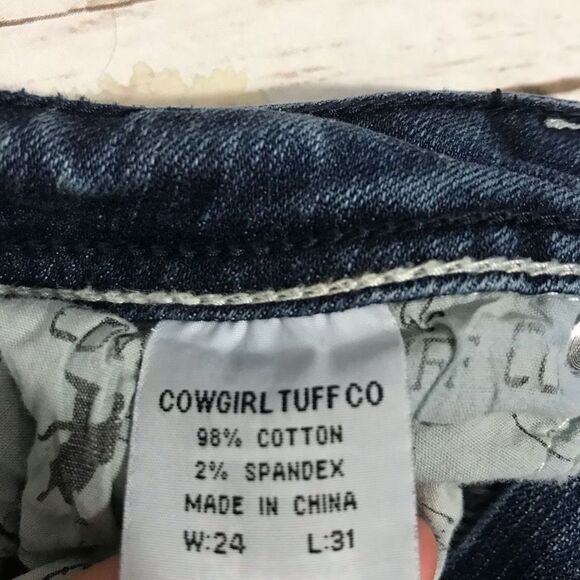 Cowgirl Tuff Jeans Bootcut 24 x 31 embellished - Picture 4 of 13
